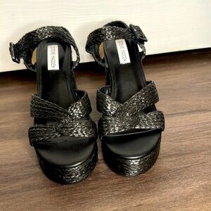 Steve Madden Carisma NWOT  8.5 woven style heels